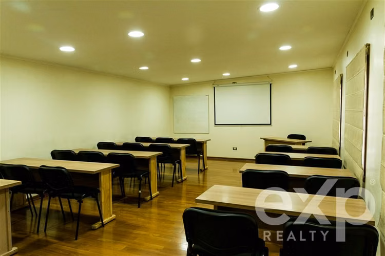 Vendo Oportunidad Casa-Oficina, gran terreno Centro Osorno