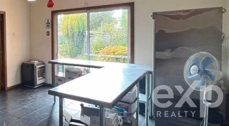 Vendo Oportunidad Casa-Oficina, gran terreno Centro Osorno