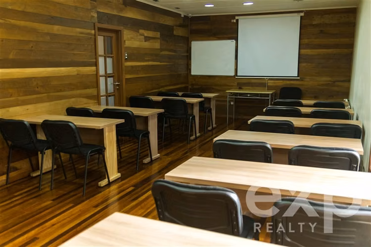 Vendo Oportunidad Casa-Oficina, gran terreno Centro Osorno