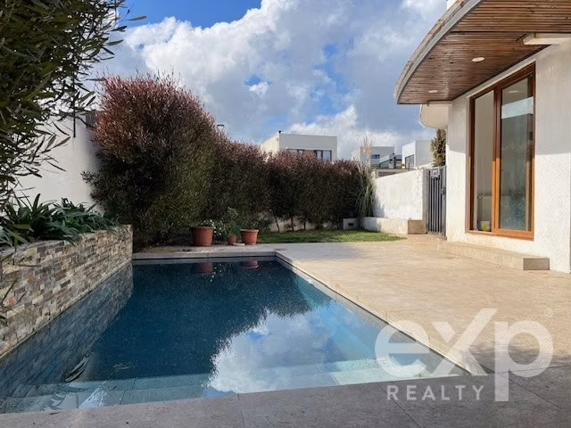 Casa en venta de 4 dorm. en Concón