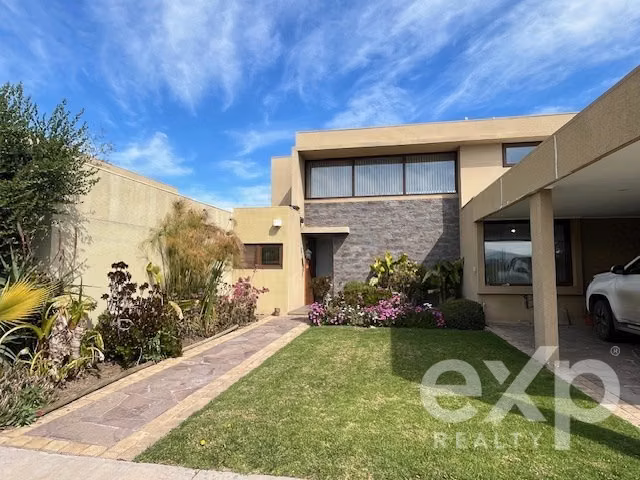 Casa en venta de 4 dorm. en Las Brisas de Chicureo