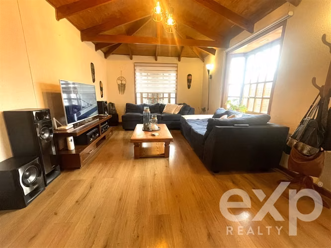 En Venta Casa en Av Ejercito Libertador