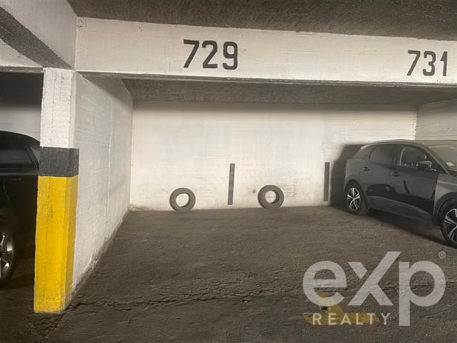 Estacionamiento en venta en Santiago Merced Metro Bellas Art