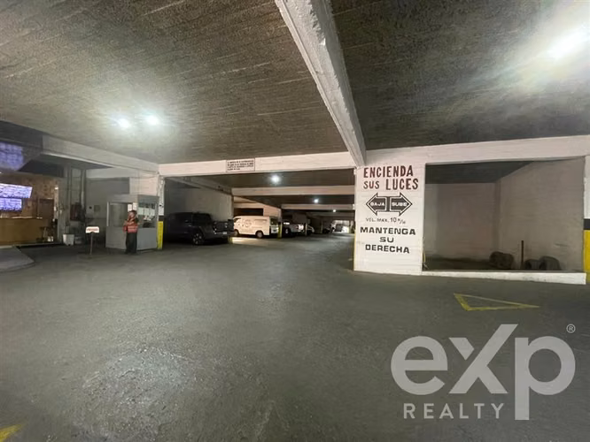 Estacionamiento en venta en Santiago Merced Metro Bellas Art
