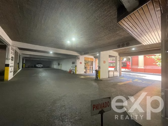Estacionamiento en venta en Santiago Merced Metro Bellas Art