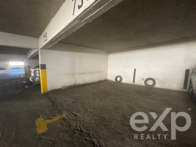 Estacionamiento en venta en Santiago Merced Metro Bellas Art