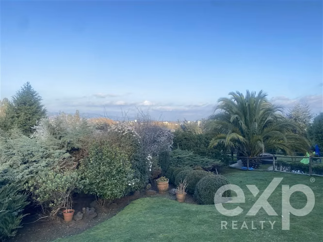 Venta casa 4 dorm.4 baños en Lomas del Carmen, Temuco