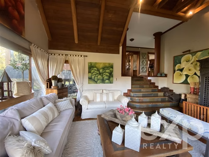 Venta casa 4 dorm.4 baños en Lomas del Carmen, Temuco