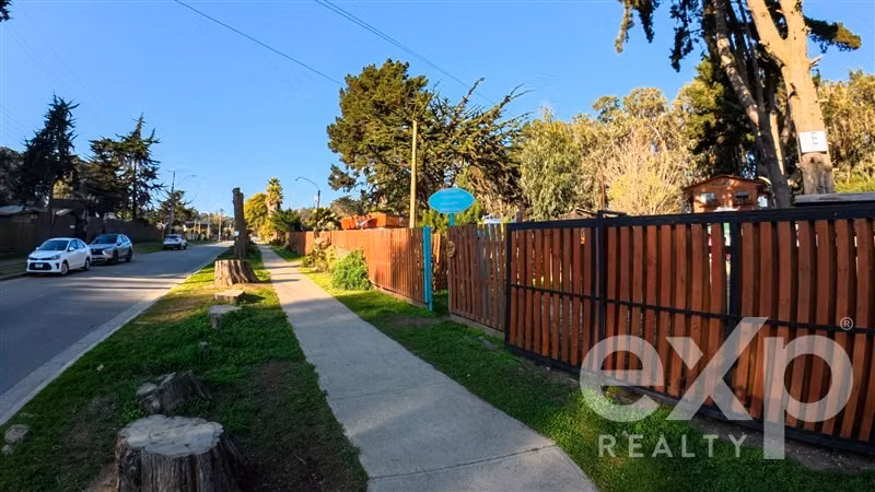 Casa en venta de 3 dorm. en Isla Negra