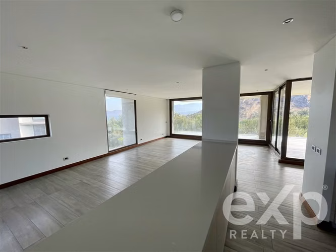 Hacienda Chicureo, preciosas vista, borde cancha, disponible