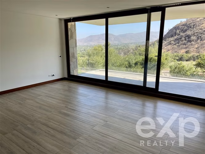 Hacienda Chicureo, preciosas vista, borde cancha, disponible