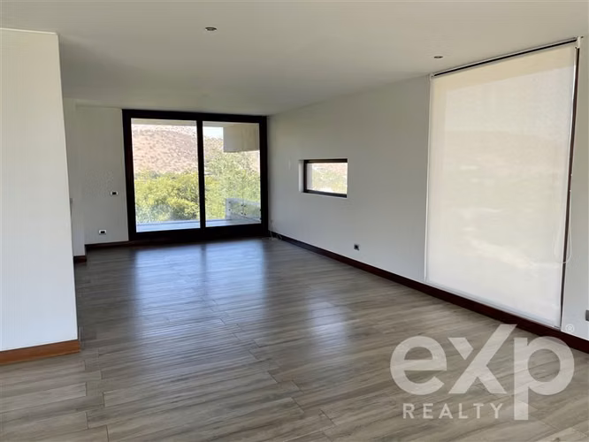 Hacienda Chicureo, preciosas vista, borde cancha, disponible