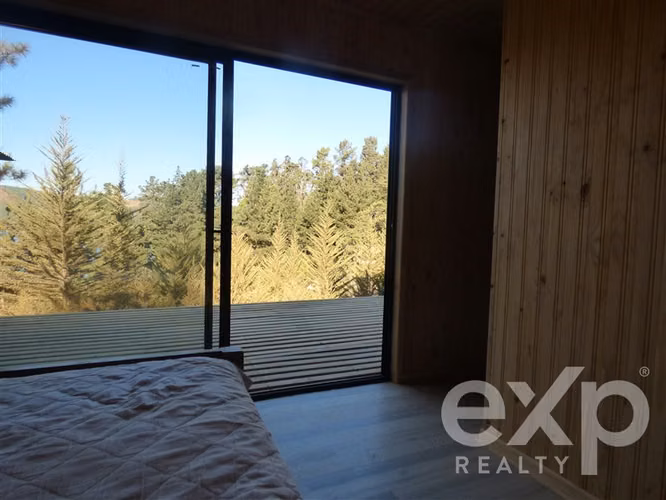 Casa en venta con vista al lago, 3D, 2B en sector Aquelarre