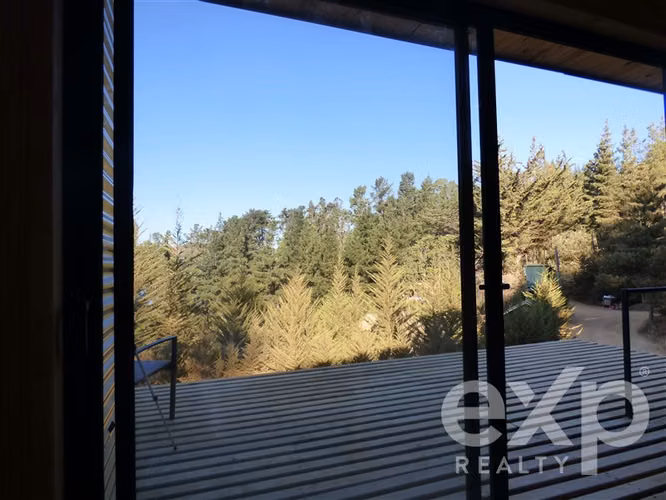 Casa en venta con vista al lago, 3D, 2B en sector Aquelarre