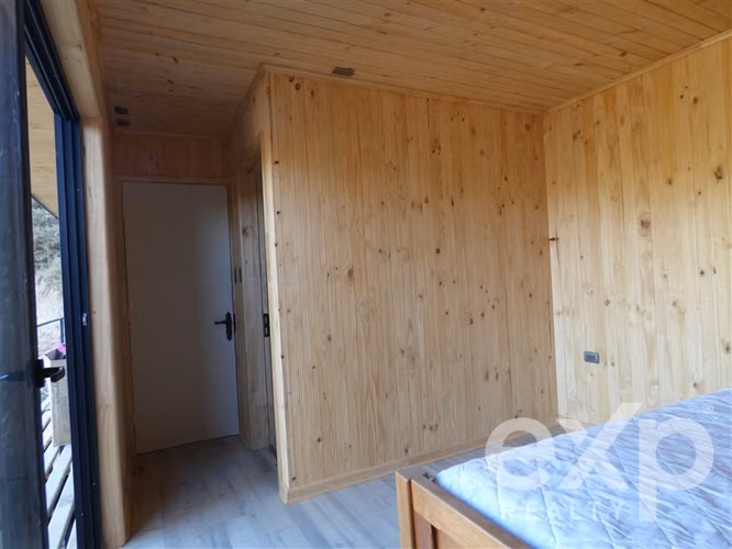 Casa en venta con vista al lago, 3D, 2B en sector Aquelarre