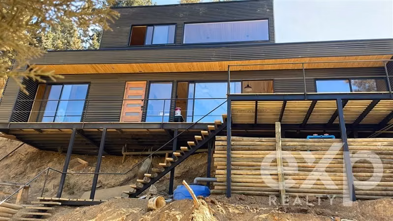 Casa en venta con vista al lago, 3D, 2B en sector Aquelarre