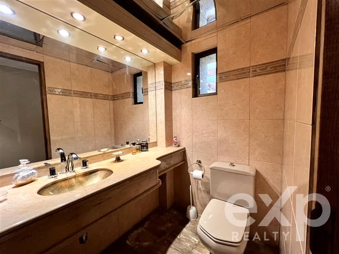 Exclusiva Casa en Pedro de Valdivia Norte 850 m de Terreno