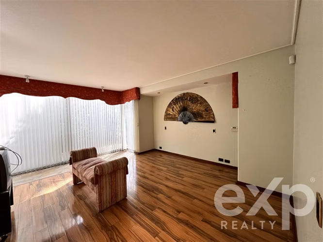 Exclusiva Casa en Pedro de Valdivia Norte 850 m de Terreno