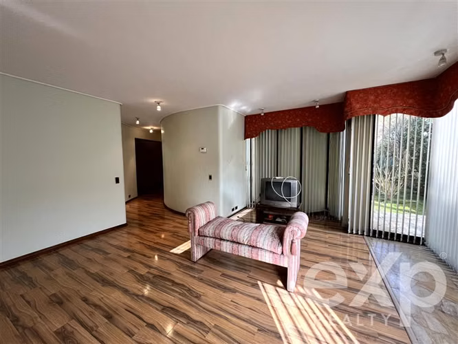 Exclusiva Casa en Pedro de Valdivia Norte 850 m de Terreno