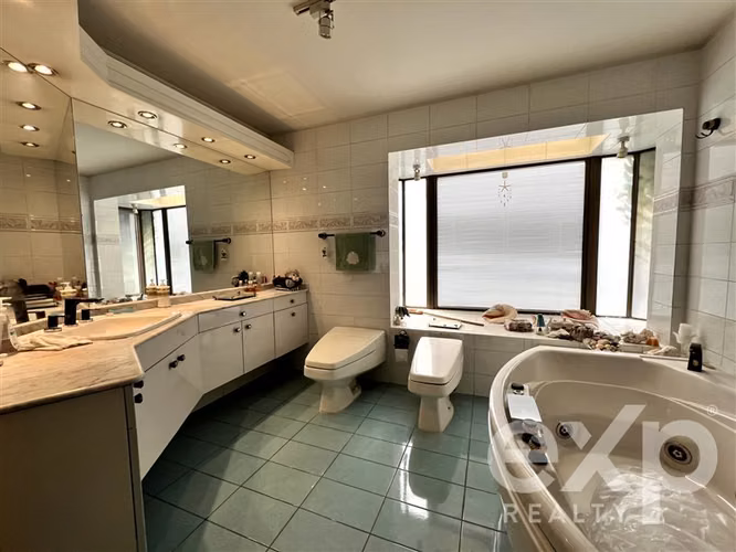 Exclusiva Casa en Pedro de Valdivia Norte 850 m de Terreno