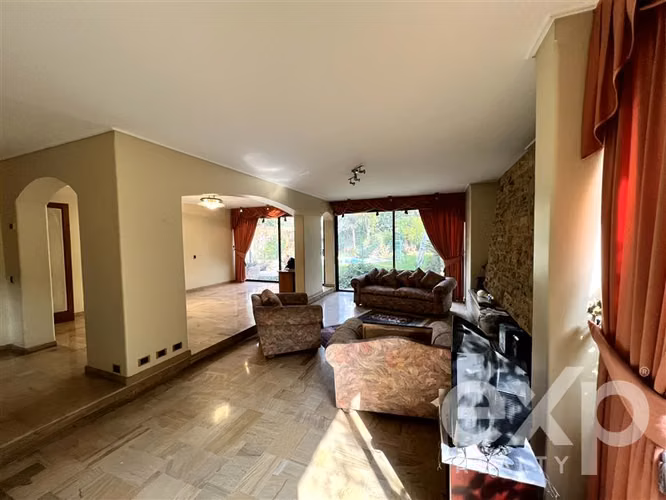 Exclusiva Casa en Pedro de Valdivia Norte 850 m de Terreno