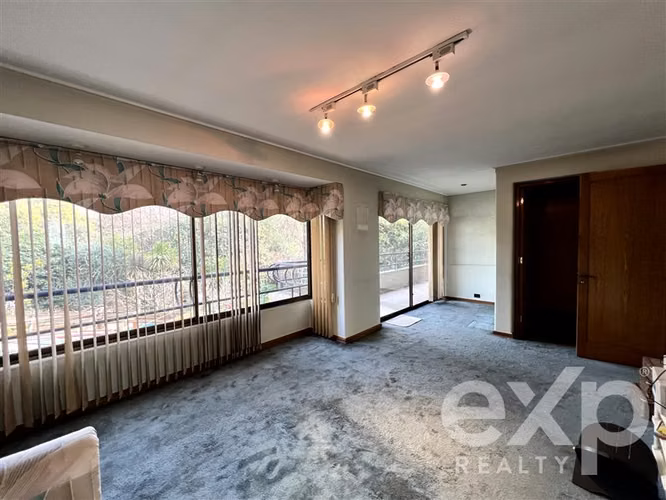 Exclusiva Casa en Pedro de Valdivia Norte 850 m de Terreno