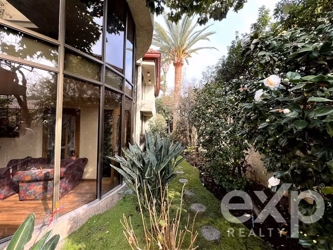 Exclusiva Casa en Pedro de Valdivia Norte 850 m de Terreno