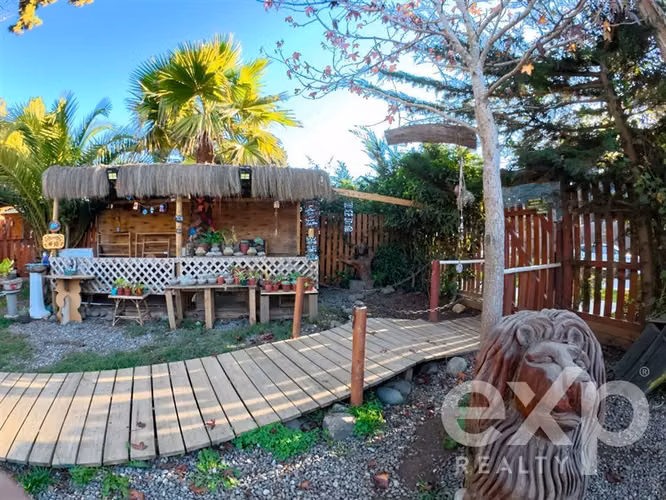 Complejo turístico 21 cabañas con piscina solar Isla Negra