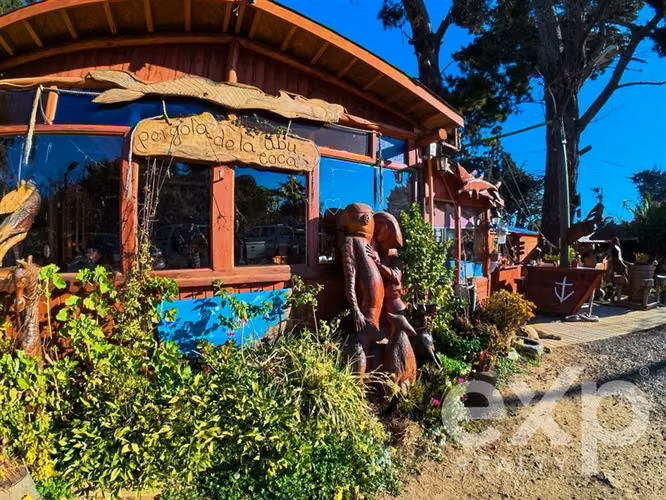 Complejo turístico 21 cabañas con piscina solar Isla Negra
