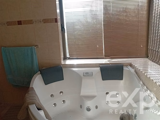 Casa, Piscina y Producción Activa en María Pinto, 34700 m2