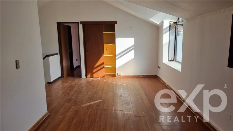 Casa Comercial en venta de 5 dorm. en Viña del Mar