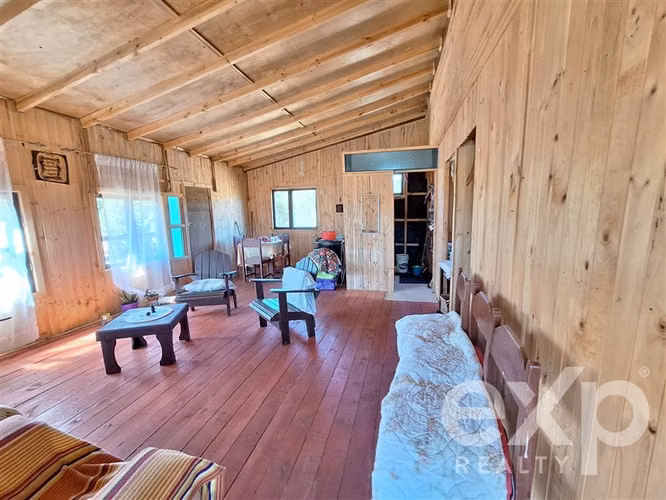 Venta de sitio con casa en Pichilemu - Imagen 2