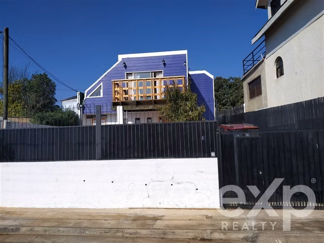 Venta cómoda y moderna casa en sector Nueva Aurora