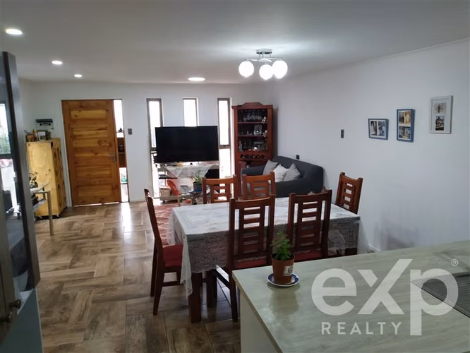 Venta cómoda y moderna casa en sector Nueva Aurora