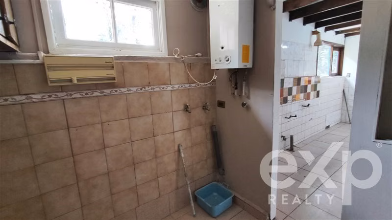 Casa en venta Sector Miraflores, pasos Iglesia de Piedra