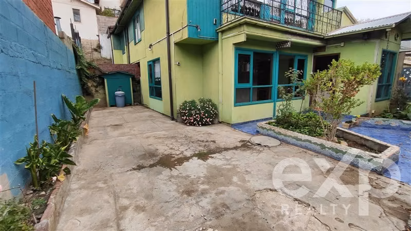 Casa en venta Sector Miraflores, pasos Iglesia de Piedra