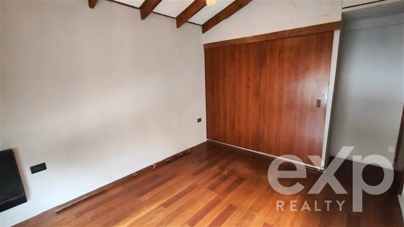 Casa en venta Sector Miraflores, pasos Iglesia de Piedra
