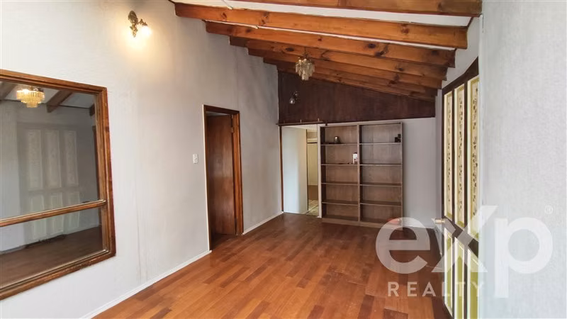 Casa en venta Sector Miraflores, pasos Iglesia de Piedra