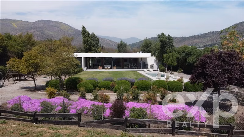 Hacienda de Chicureo, borde cancha, lujo, norte, seguridad