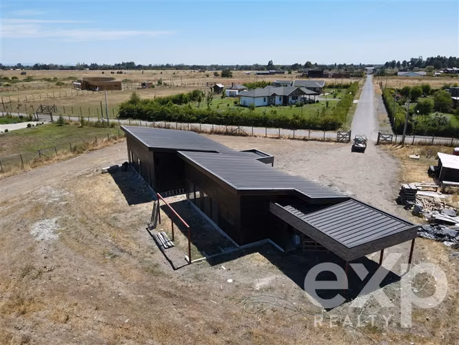 Parcela con gran casa en venta en Chillán