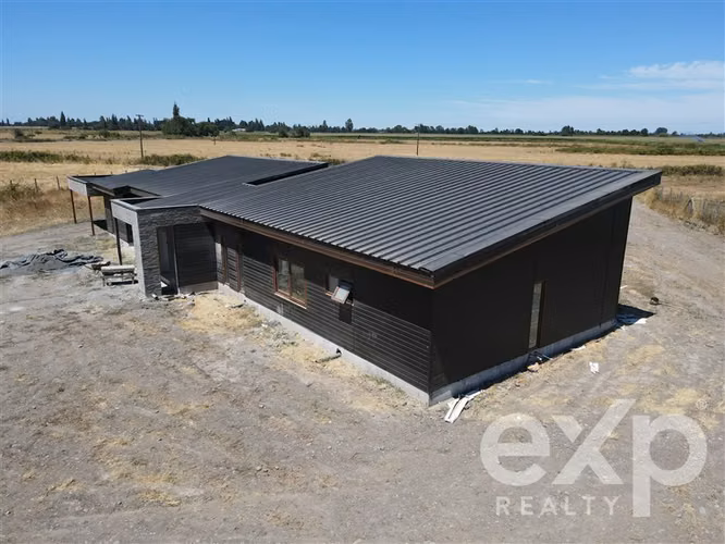 Parcela con gran casa en venta en Chillán