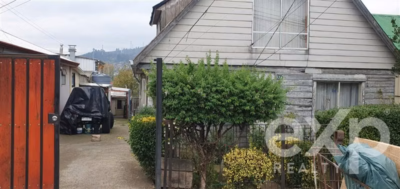 Terreno con 2 Casas en venta de 7 dorm. en Padre las Casas