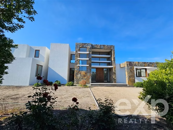 Casa en parcela Algarobal