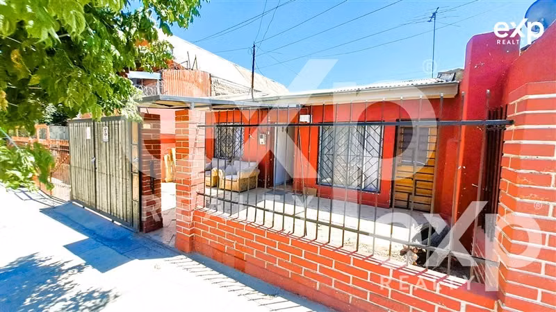 Casa en venta de 6 dorm. en Lo Prado