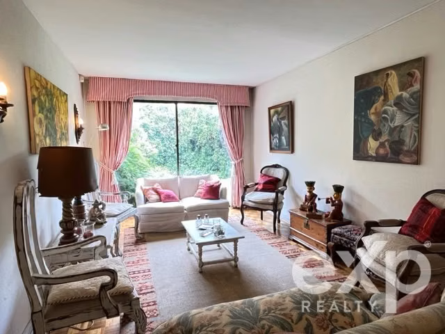 Casa en venta de 4 dorm. en Vitacura