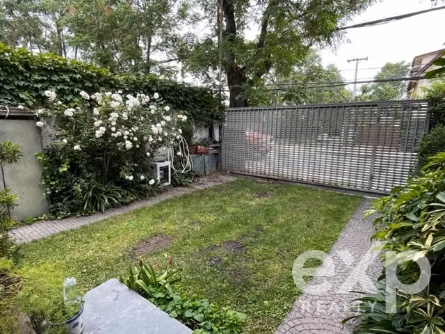 Casa en venta de 4 dorm. en Vitacura