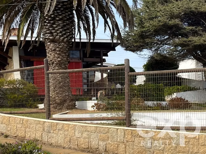 Casa en venta de 3 dorm. en El Quisco