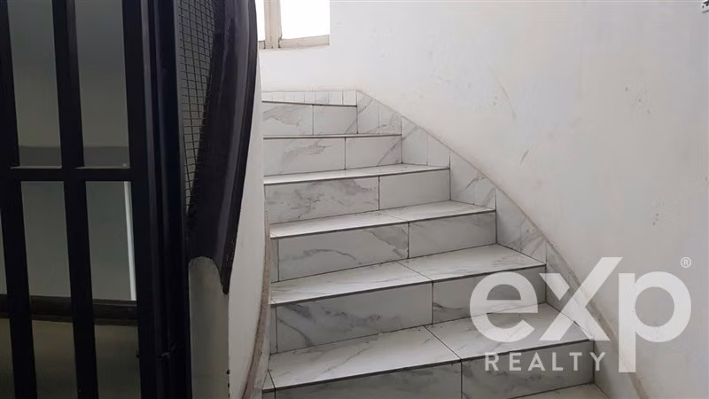 Se Vende oficina, Dúplex, OPORTUNIDAD. Metro Los Héroes.