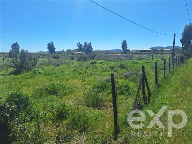 Vende sitio camino a Trinidad de Peralillo con agua y luz