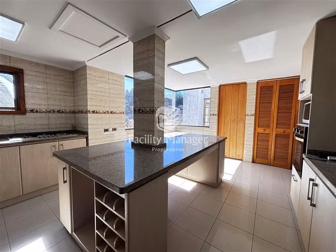 Casa en arriendo de 6 dorm., Santa Mónica, Coquimbo